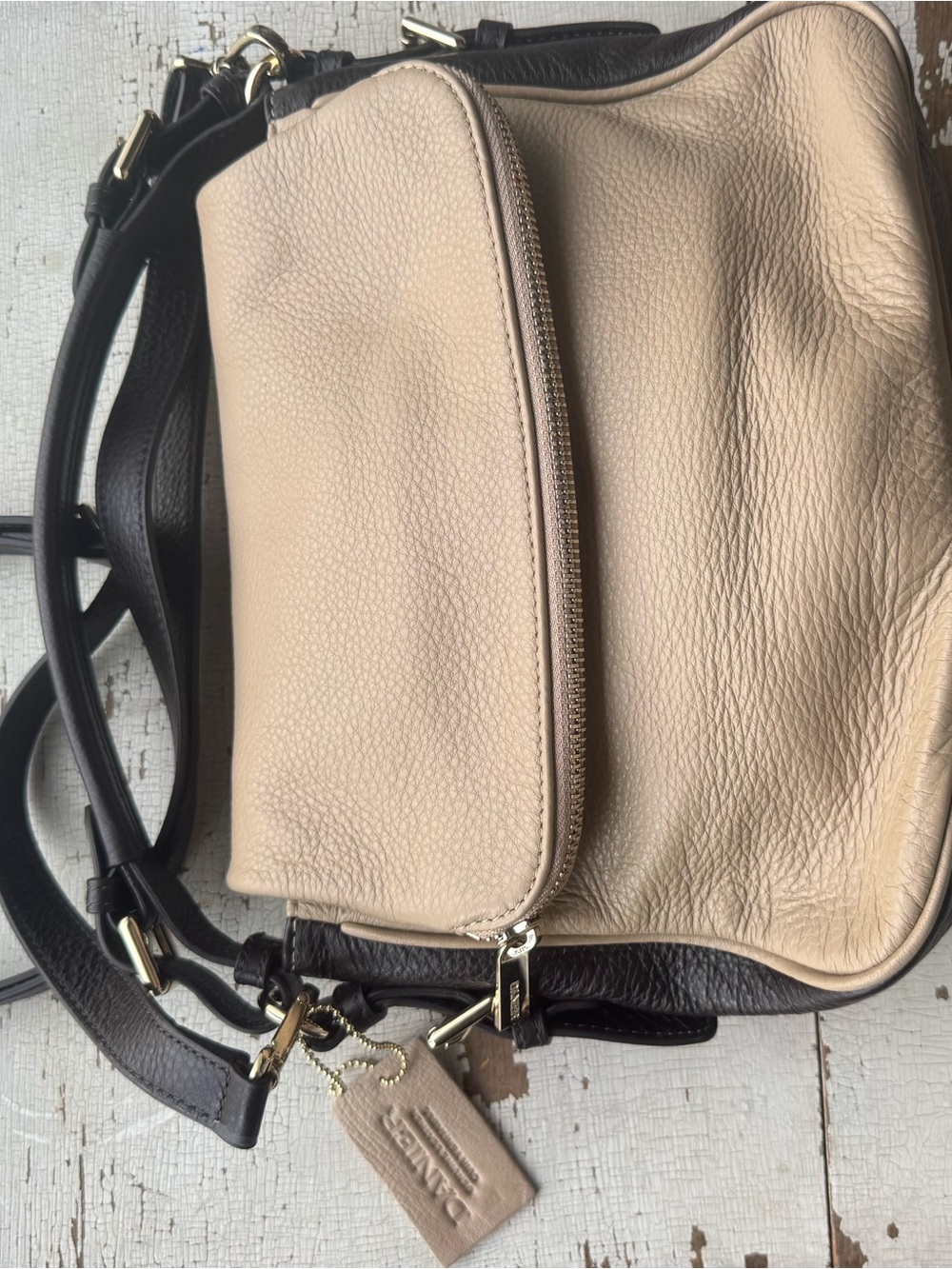Danier Two-Tone Leather Crossbody 🤍🖤